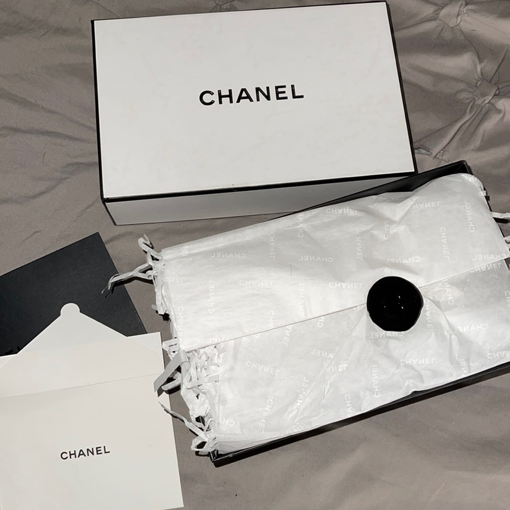 Chanel gift box